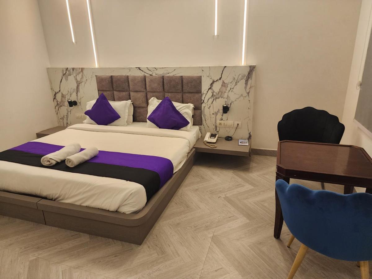 Square9 - A Boutique Hotel Gurgaon Exterior photo