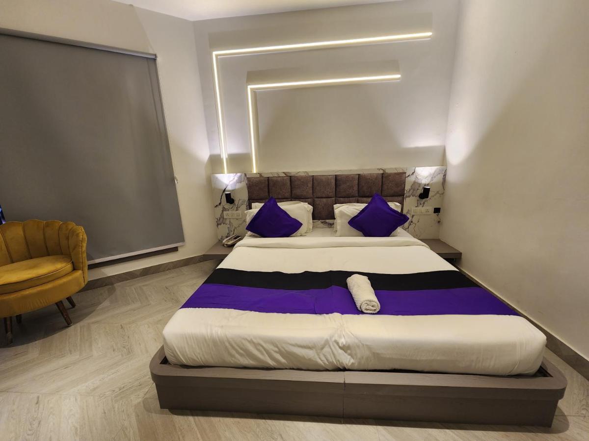 Square9 - A Boutique Hotel Gurgaon Exterior photo