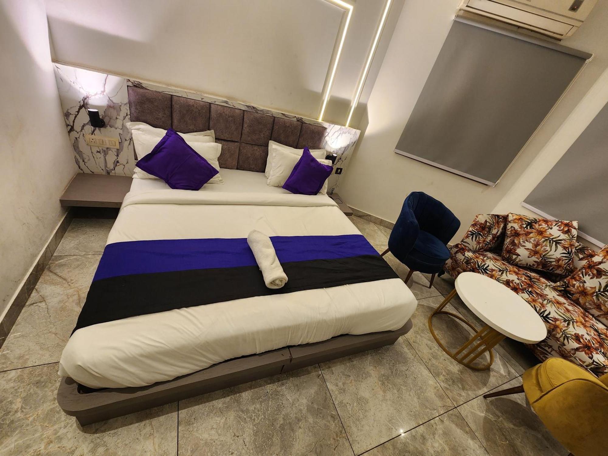 Square9 - A Boutique Hotel Gurgaon Exterior photo