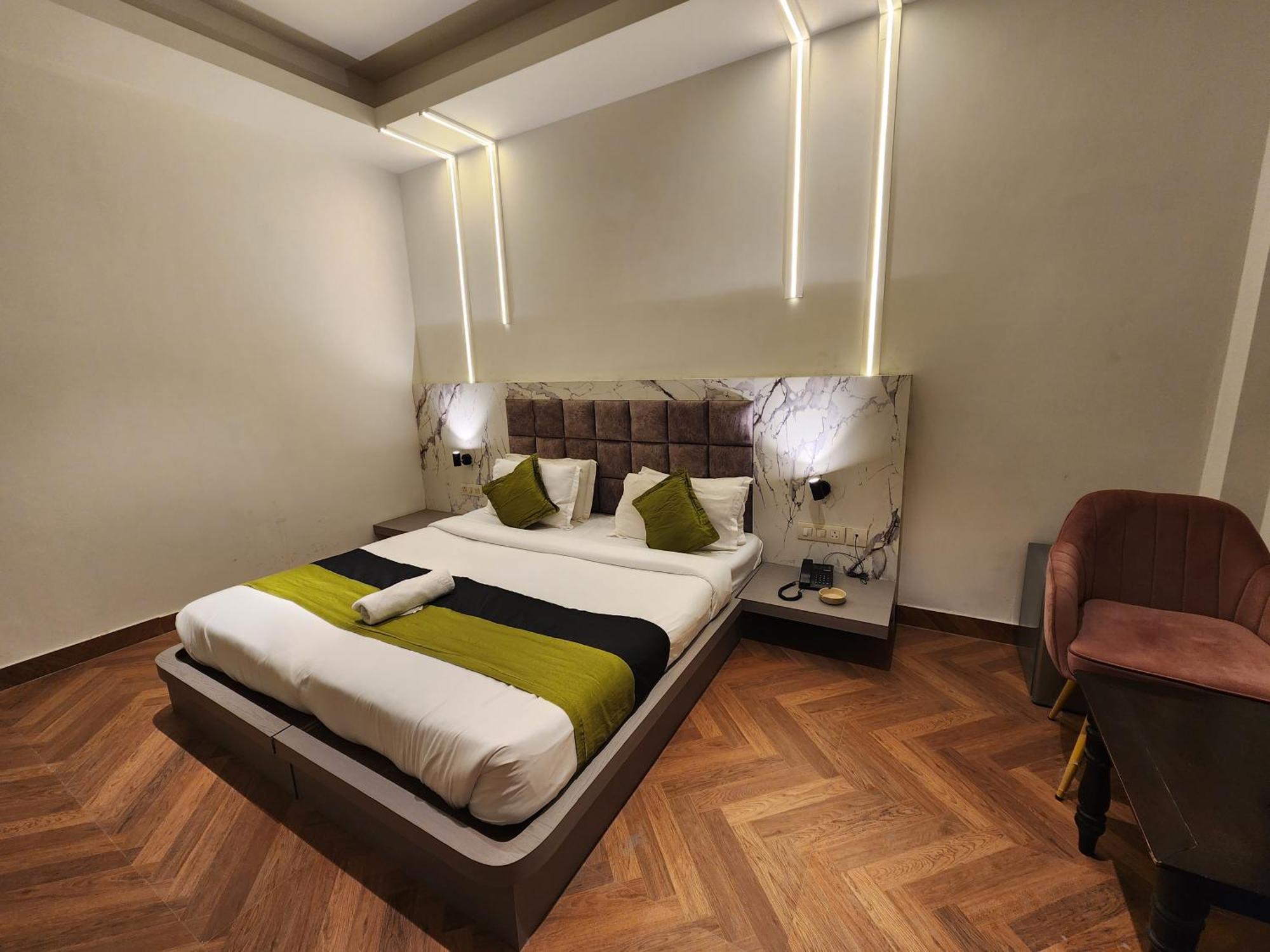 Square9 - A Boutique Hotel Gurgaon Exterior photo